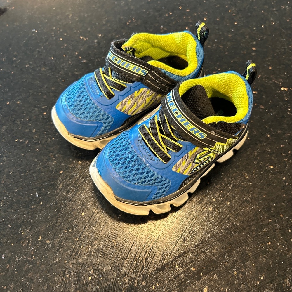 Light up sketchers shoes c5
